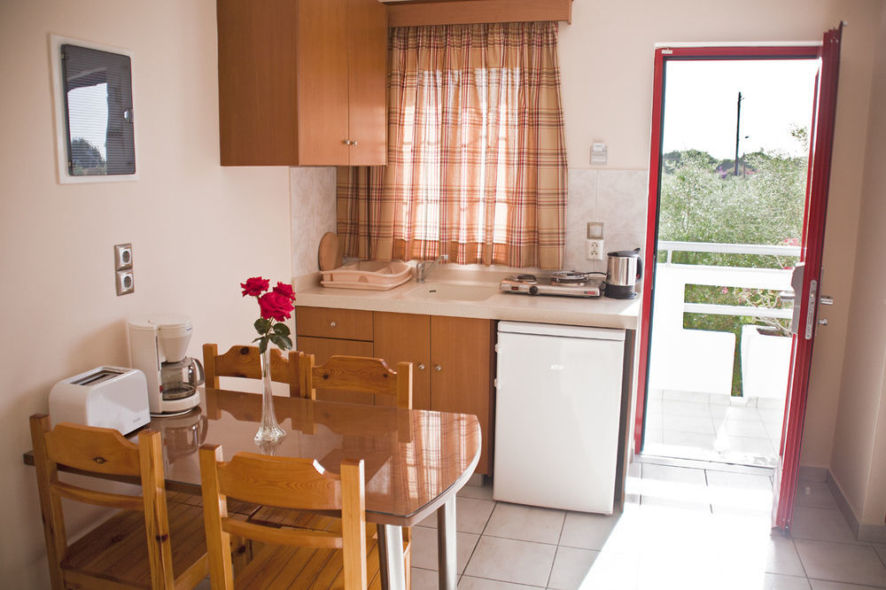 Sandy'S Studios Apartments & Log-Villas Kos Town Exterior photo